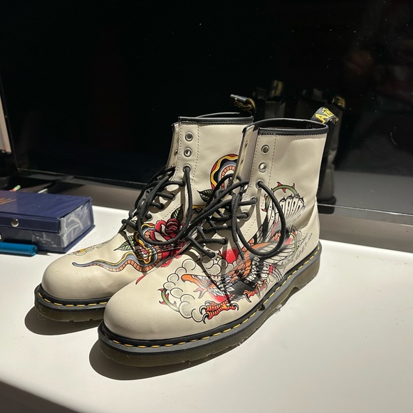 Doc Martens tattoo Boots - Picture 3 of 4